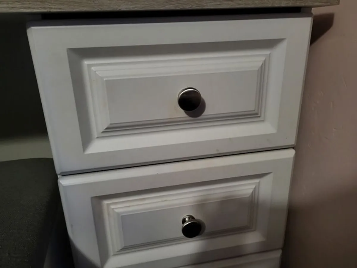 Dressing table and stool - Image 3