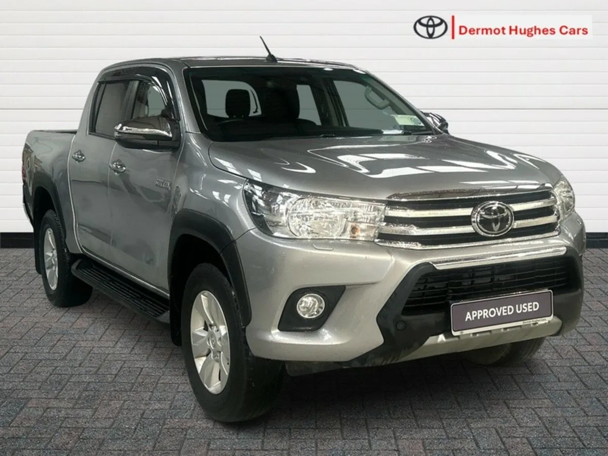 Toyota Hilux DOUBLE CAB SR5 - Image 1