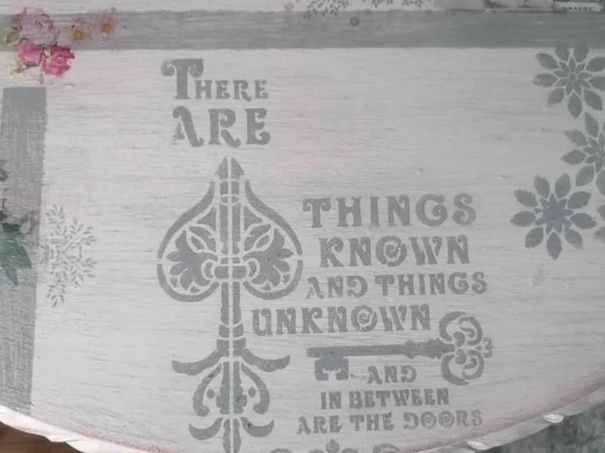 Sonville House Decorative Console Table - Image 3