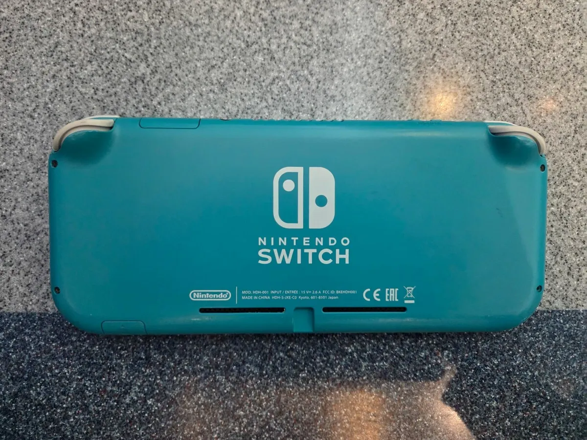 Switch Lite, official case and 1 switch game - Image 4
