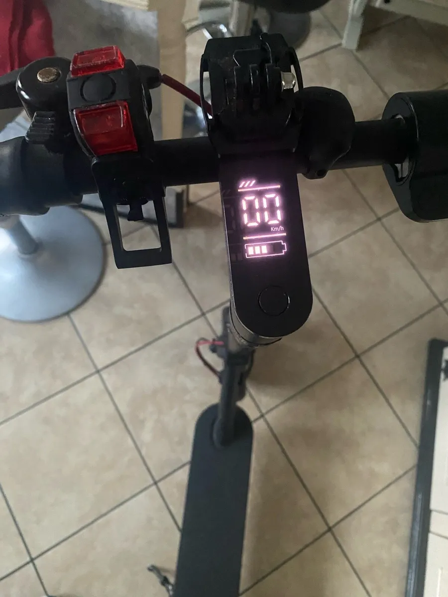 Electric scooter - Image 1