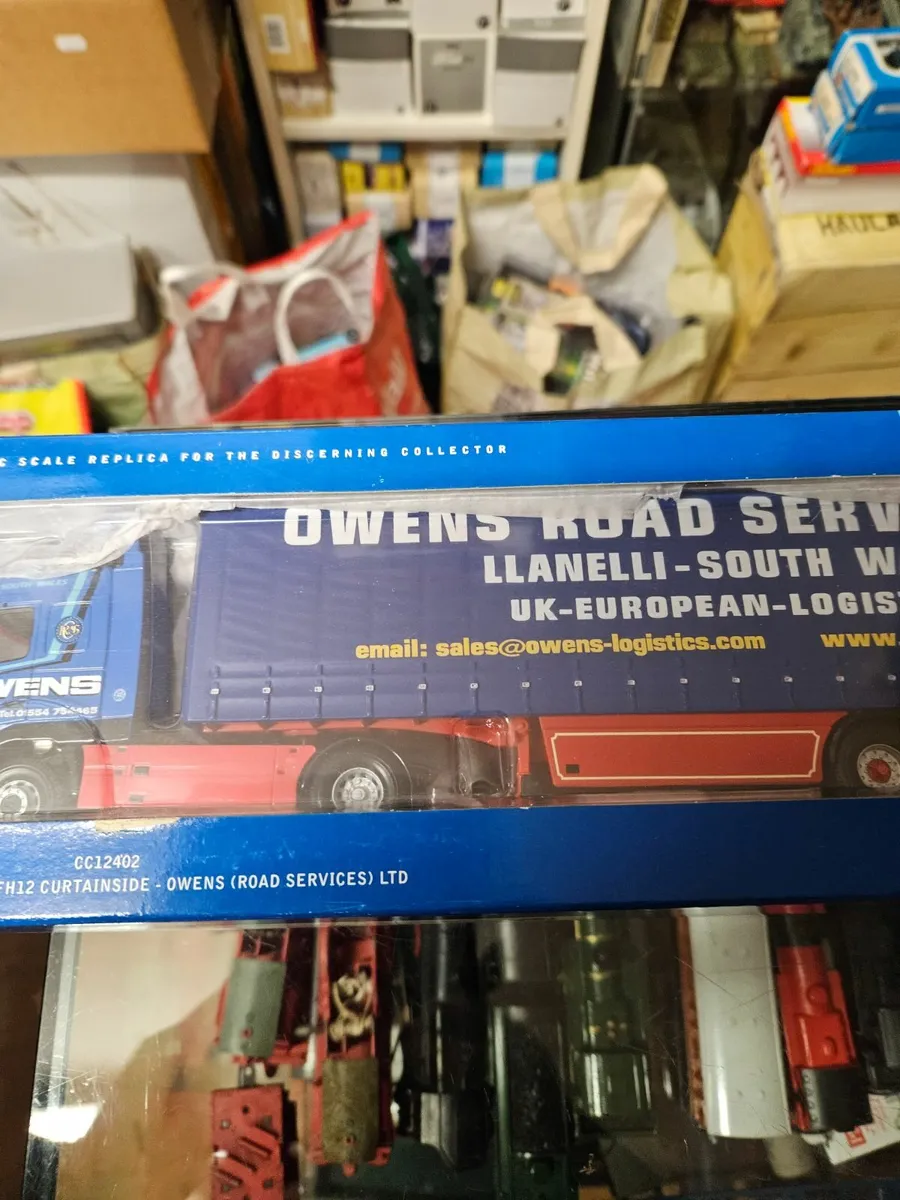 Corgi Volvo Tractor Unit and Trailer 1.50 - Image 2