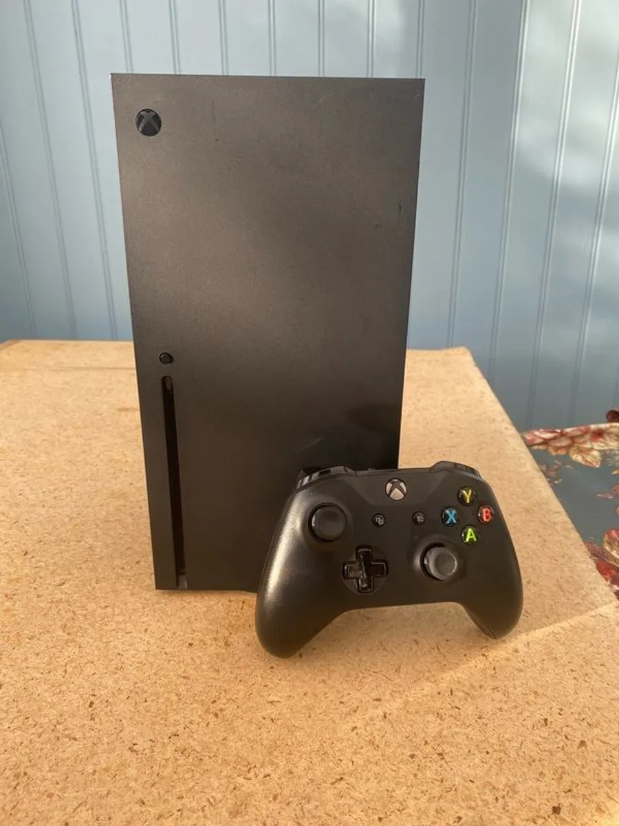 Xbox Series X 1TB - Image 1