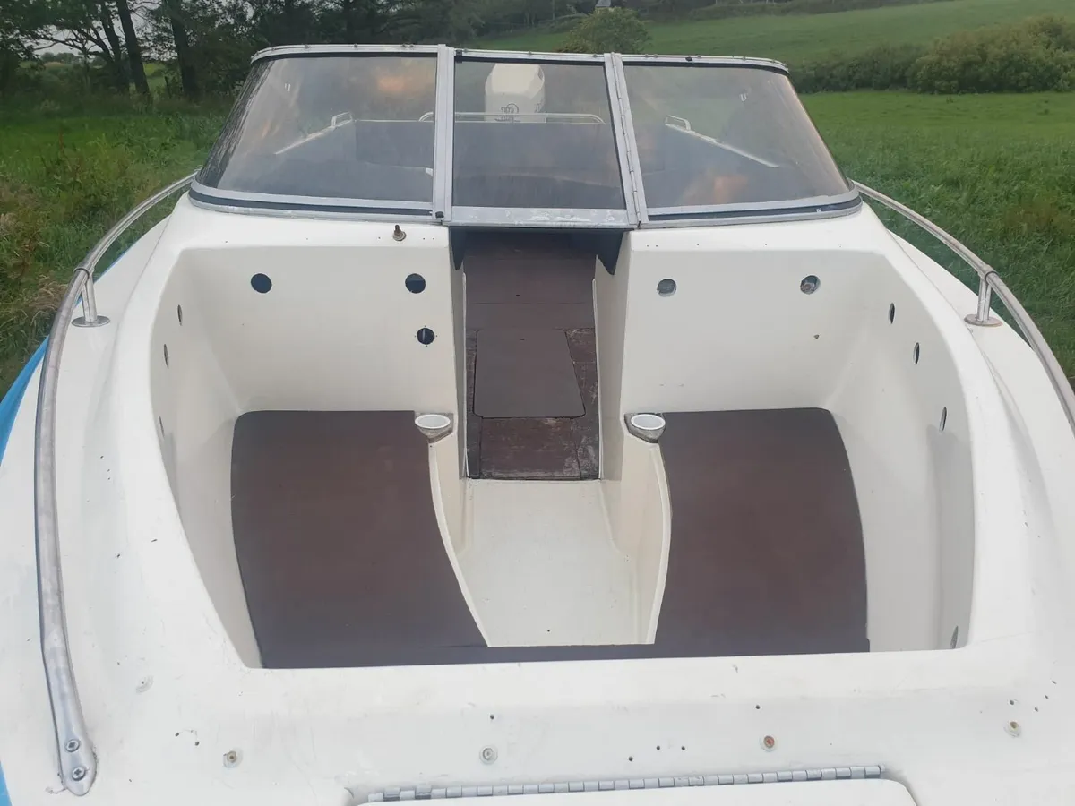 Searay Bowrider boat - Image 4