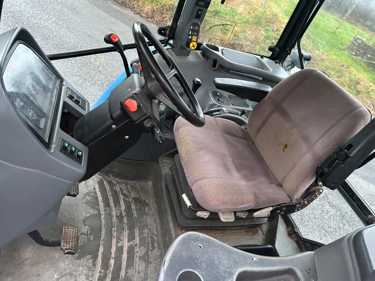2003 New Holland TS100 SLE - Image 4