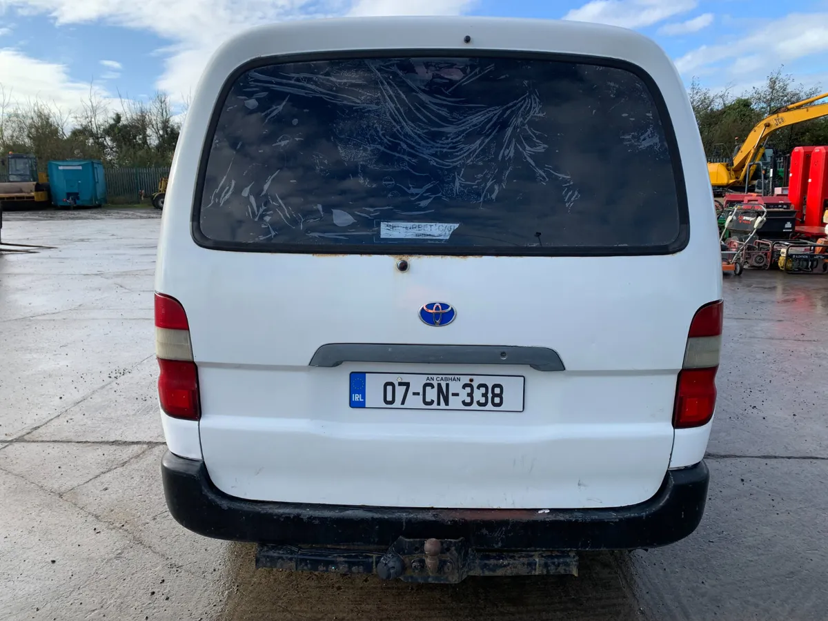 UNRESERVED 2007 TOYOTA HIACE CREW CAB VAN FOR AUCT - Image 4