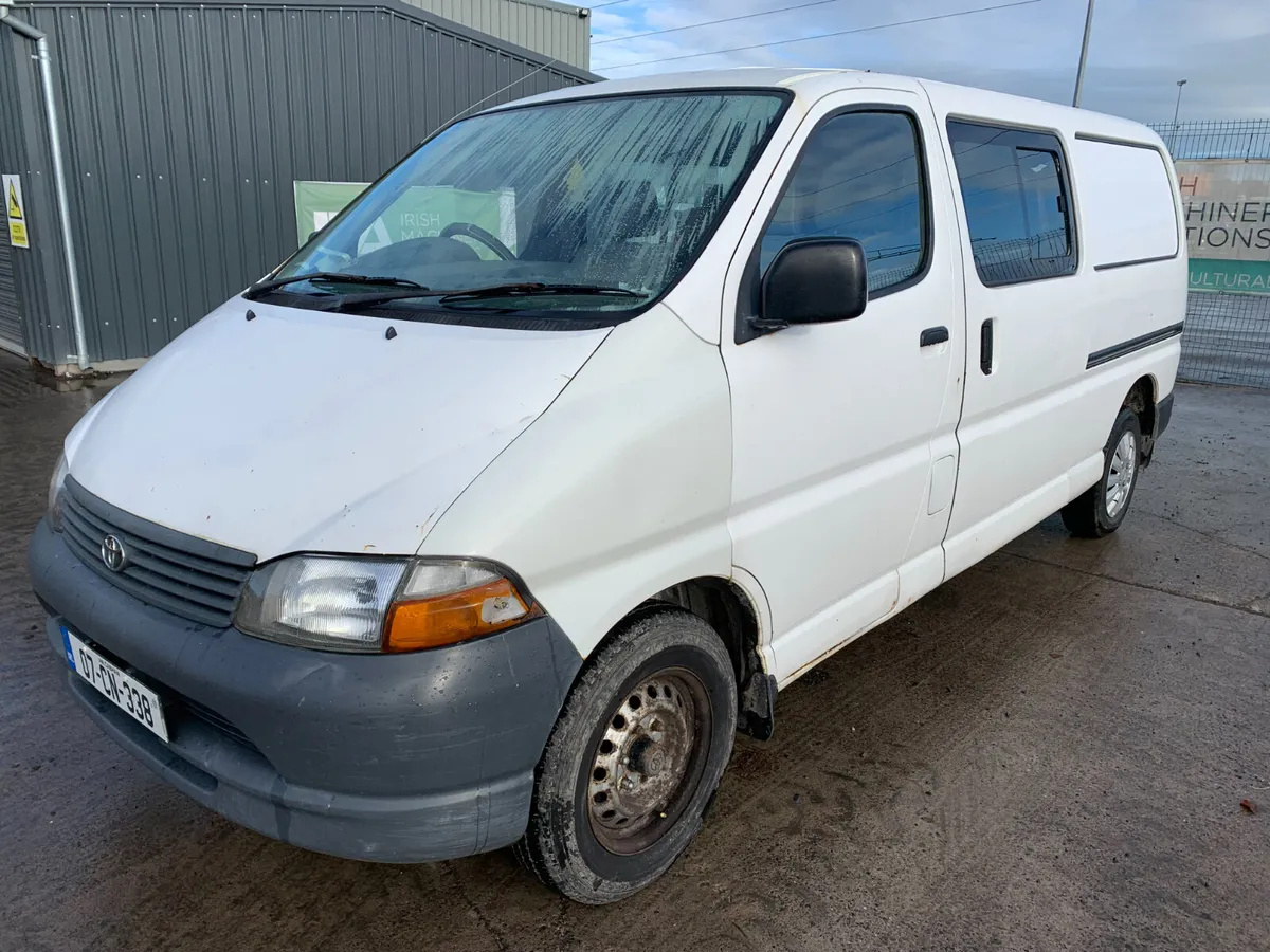 UNRESERVED 2007 TOYOTA HIACE CREW CAB VAN FOR AUCT - Image 1
