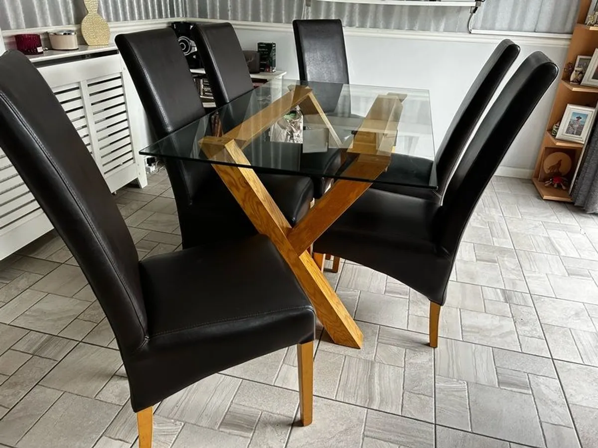 Dining table and six chairs - Image 4