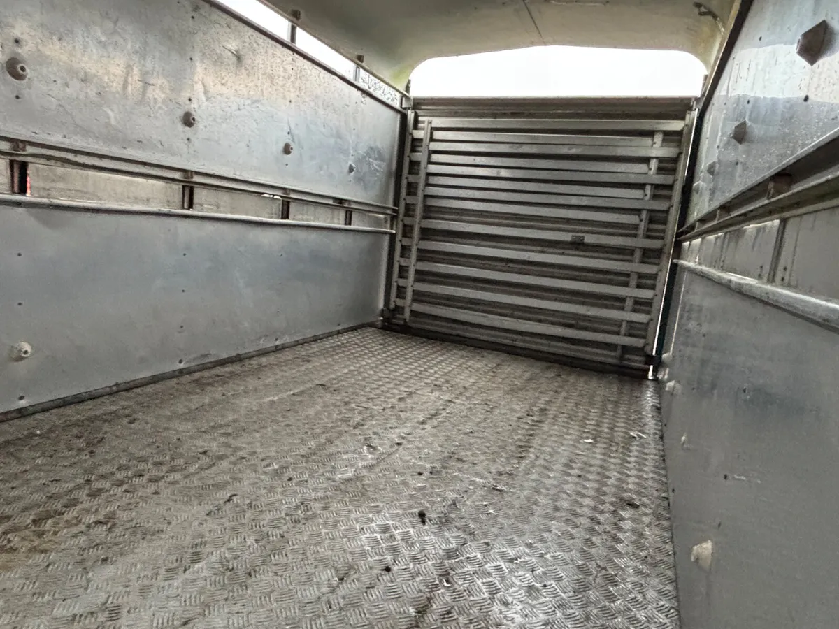 Ifor williams 12ft x 6ft 6” cattle trailer - Image 1