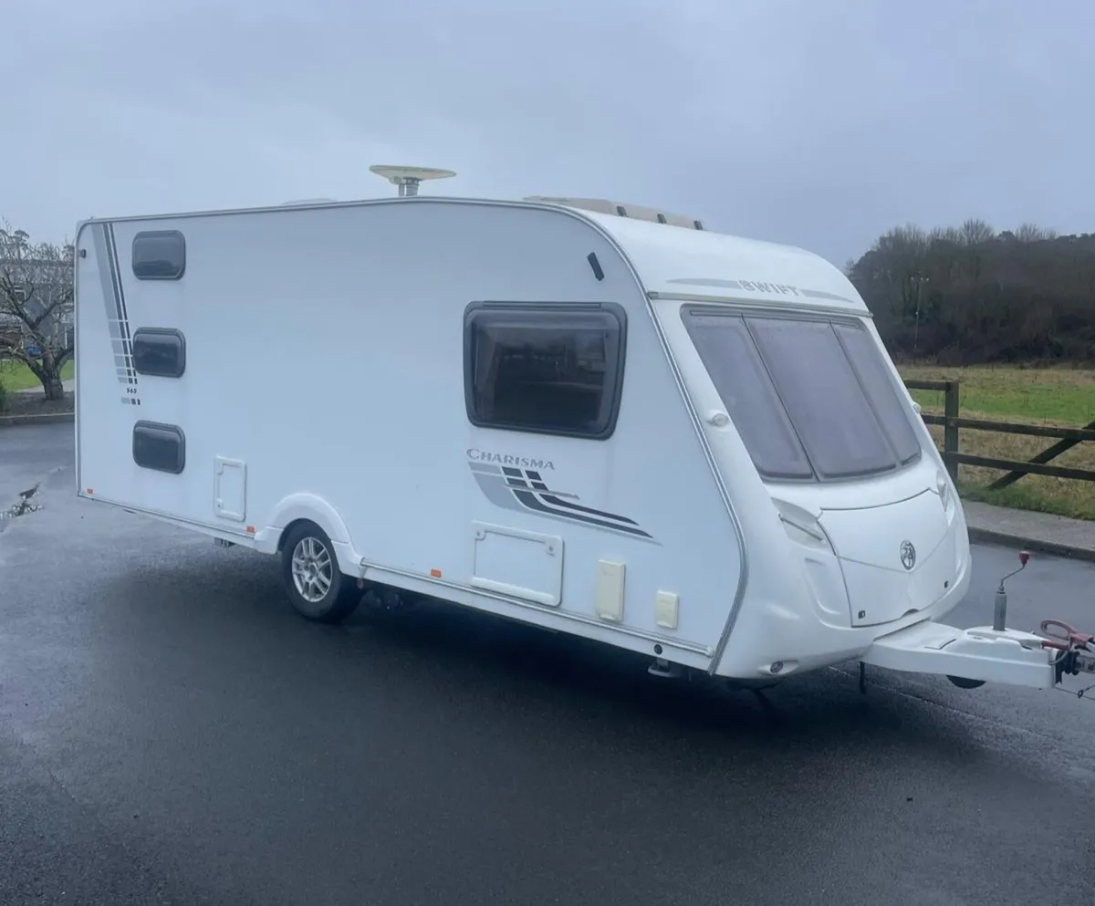 2011 Swift 6/7 berth with remote mover and Awning - Image 1