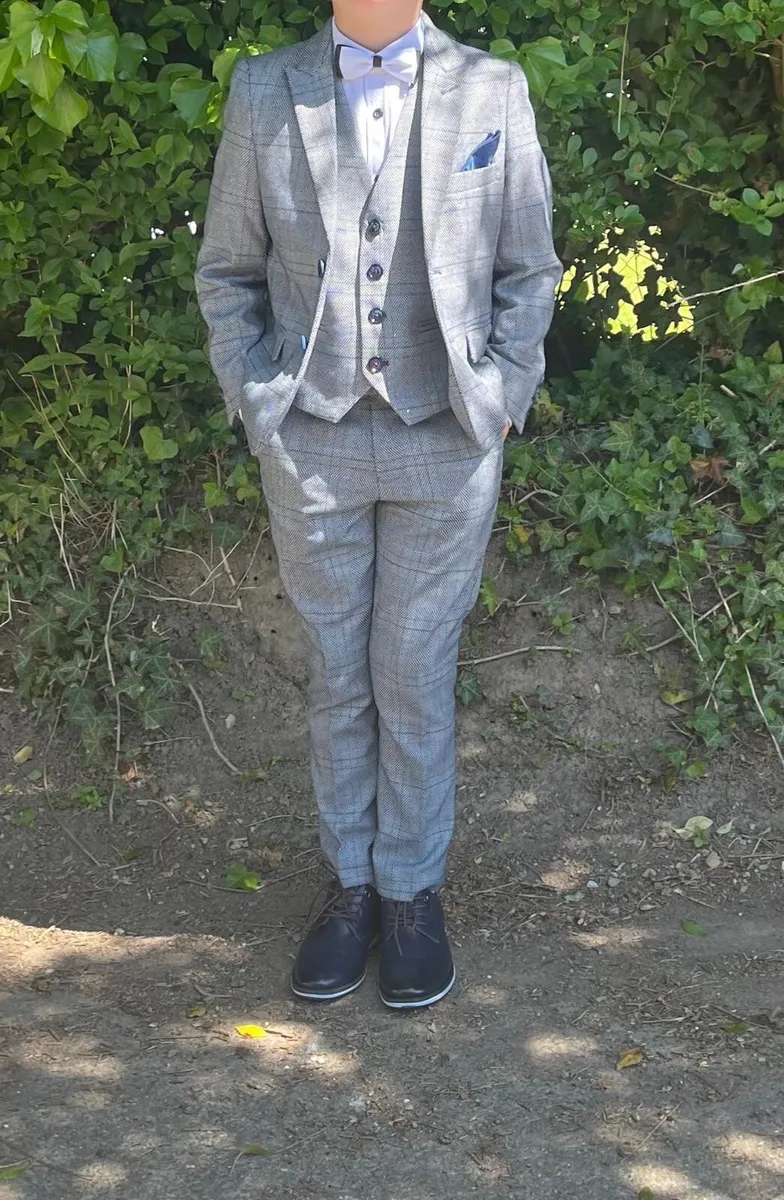Boys Confirmation Suit with Shoes – Age 7–8 - Image 1