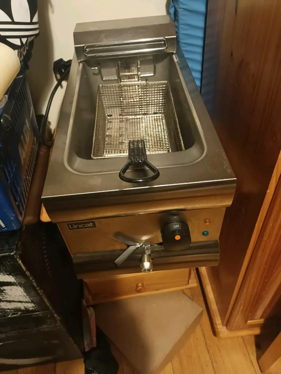 Lincat df66 and df33 fryer - Image 3