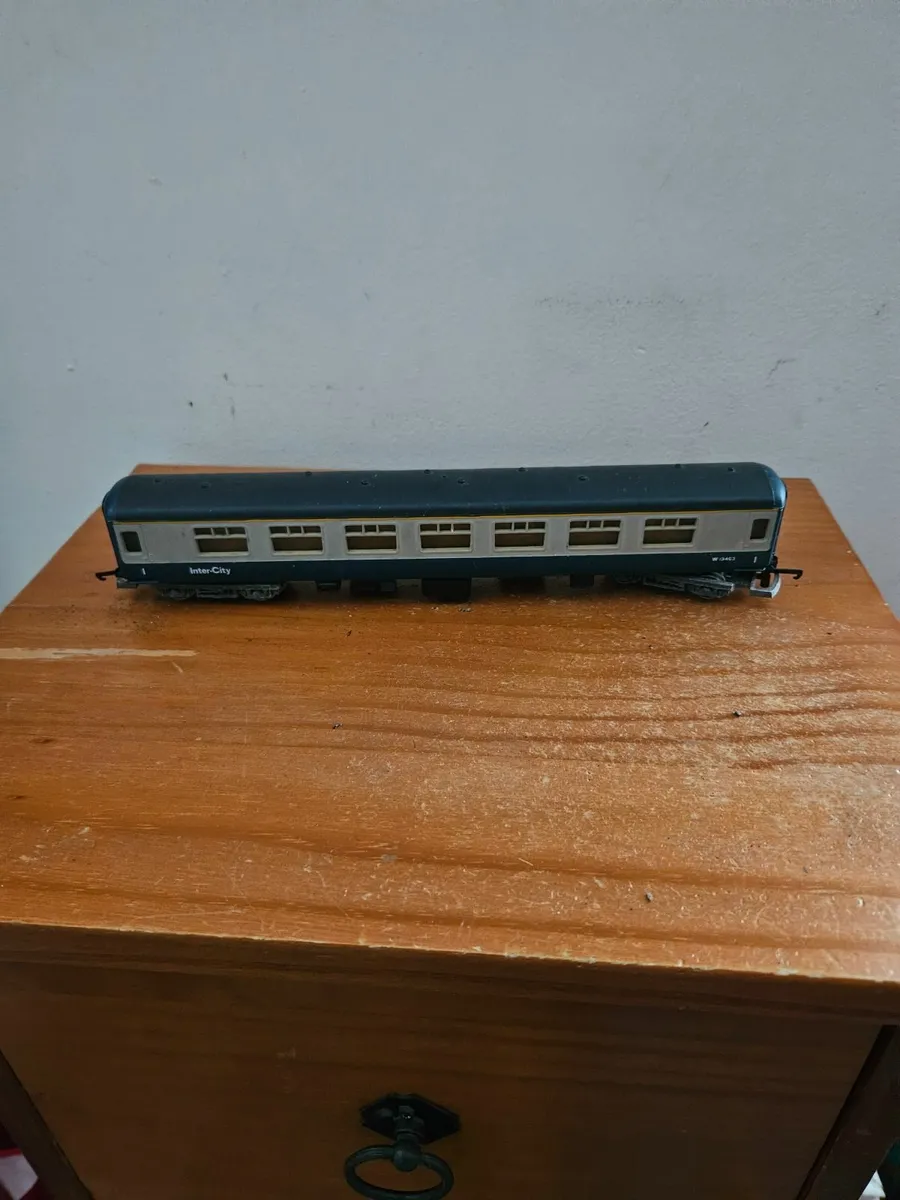 Hornby OO Gauge Carraige