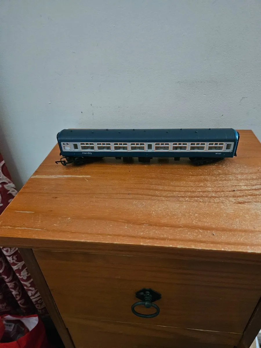 Hornby OO Gauge Carraige