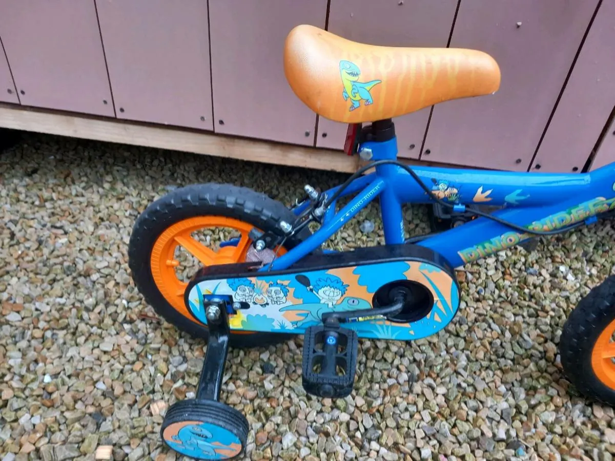 Kids dinosaur bike size 12 inch wheels - Image 3