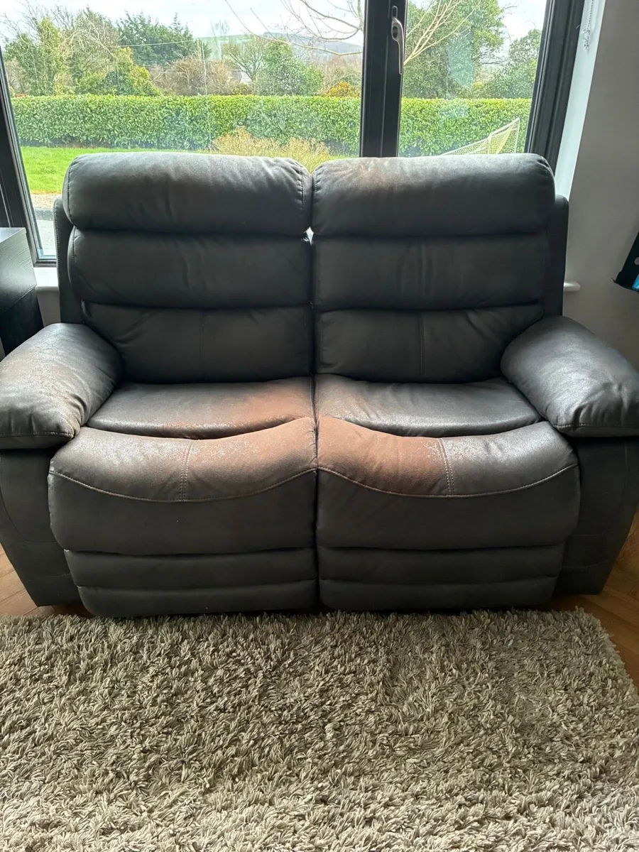 Leather couch - Image 2