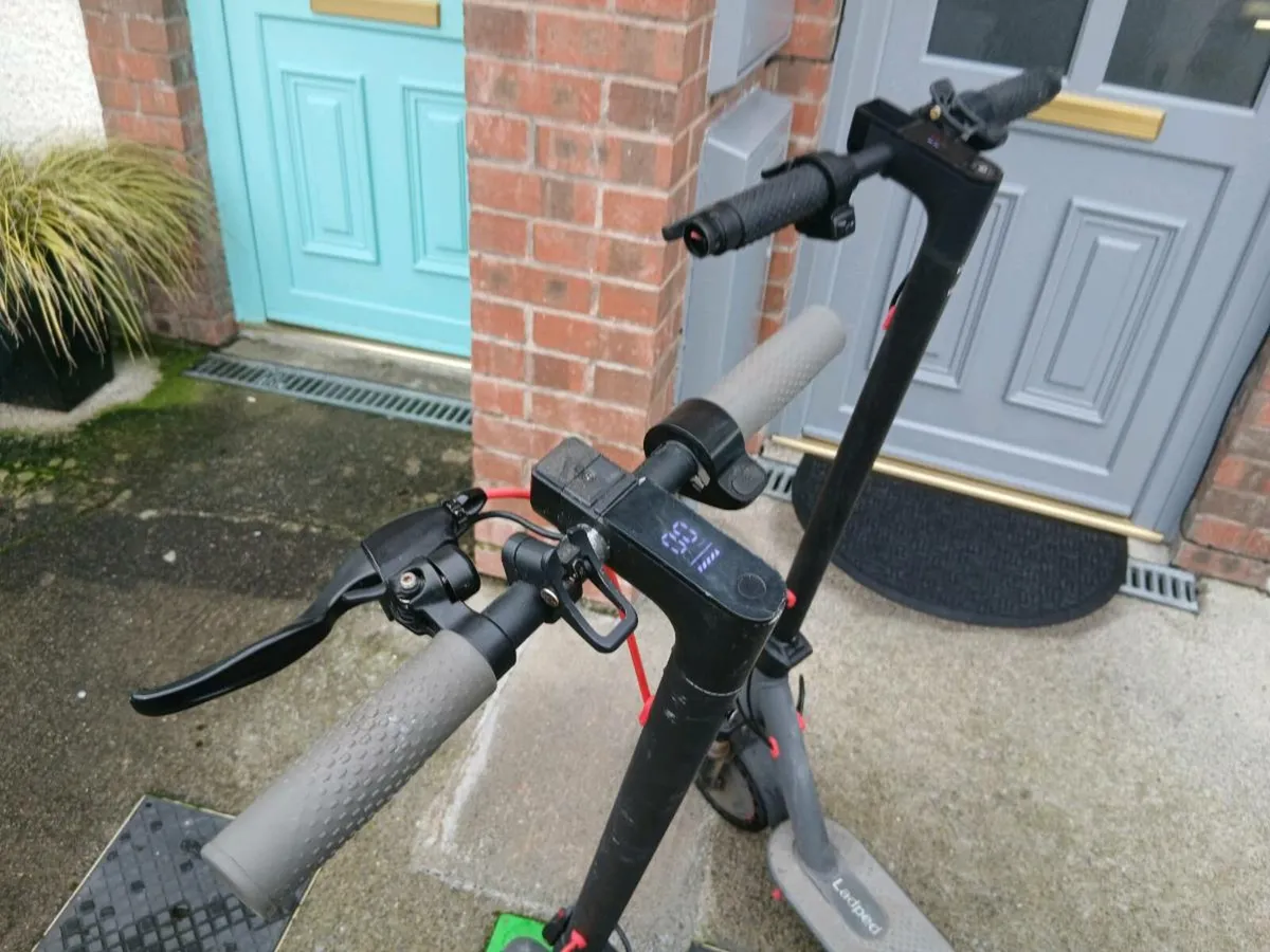 3 ELECTRIC SCOOTERS - Image 4