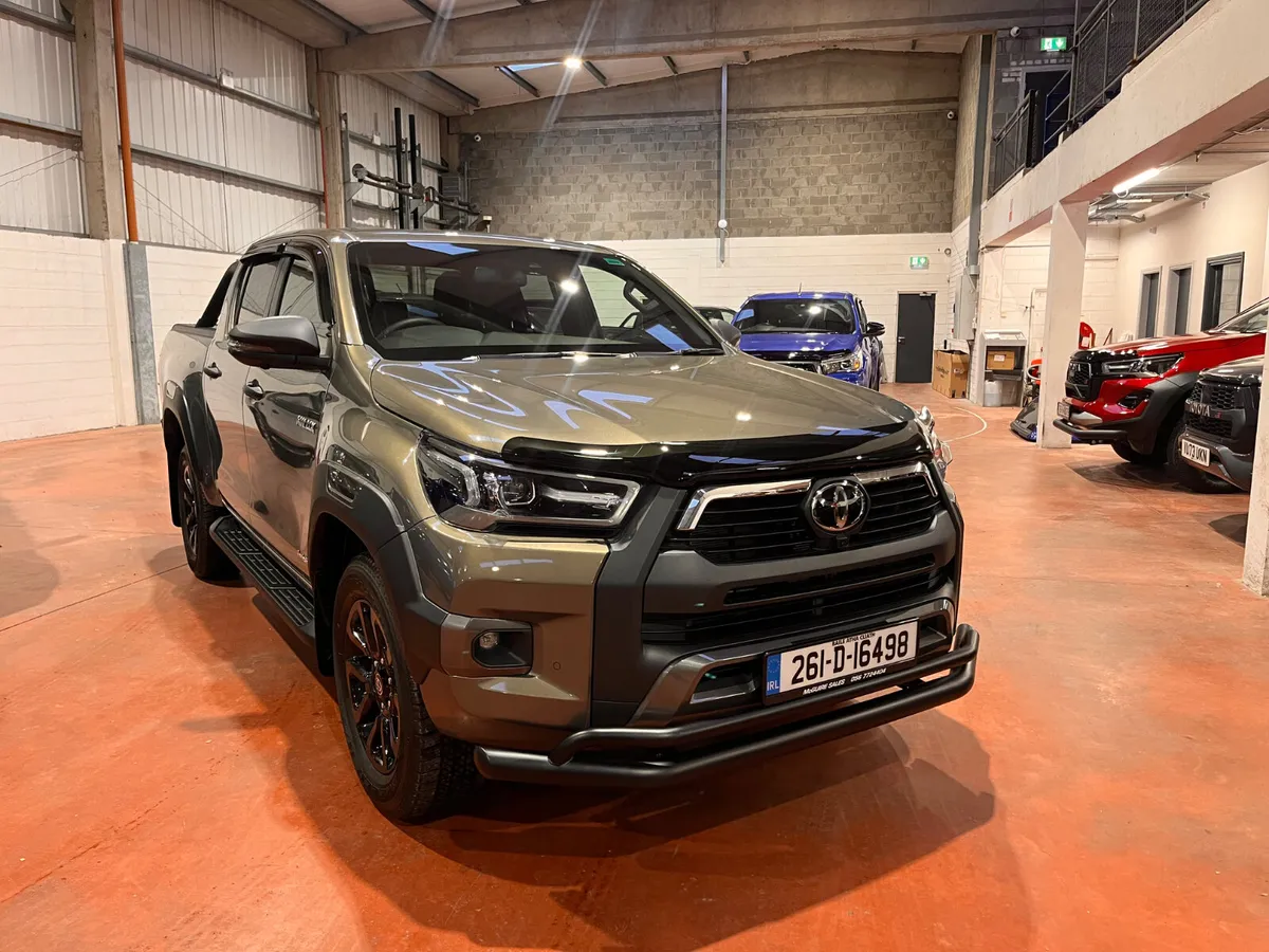 Toyota Hilux BRAND NEW InvincibleX 2.8 Auto - Image 2