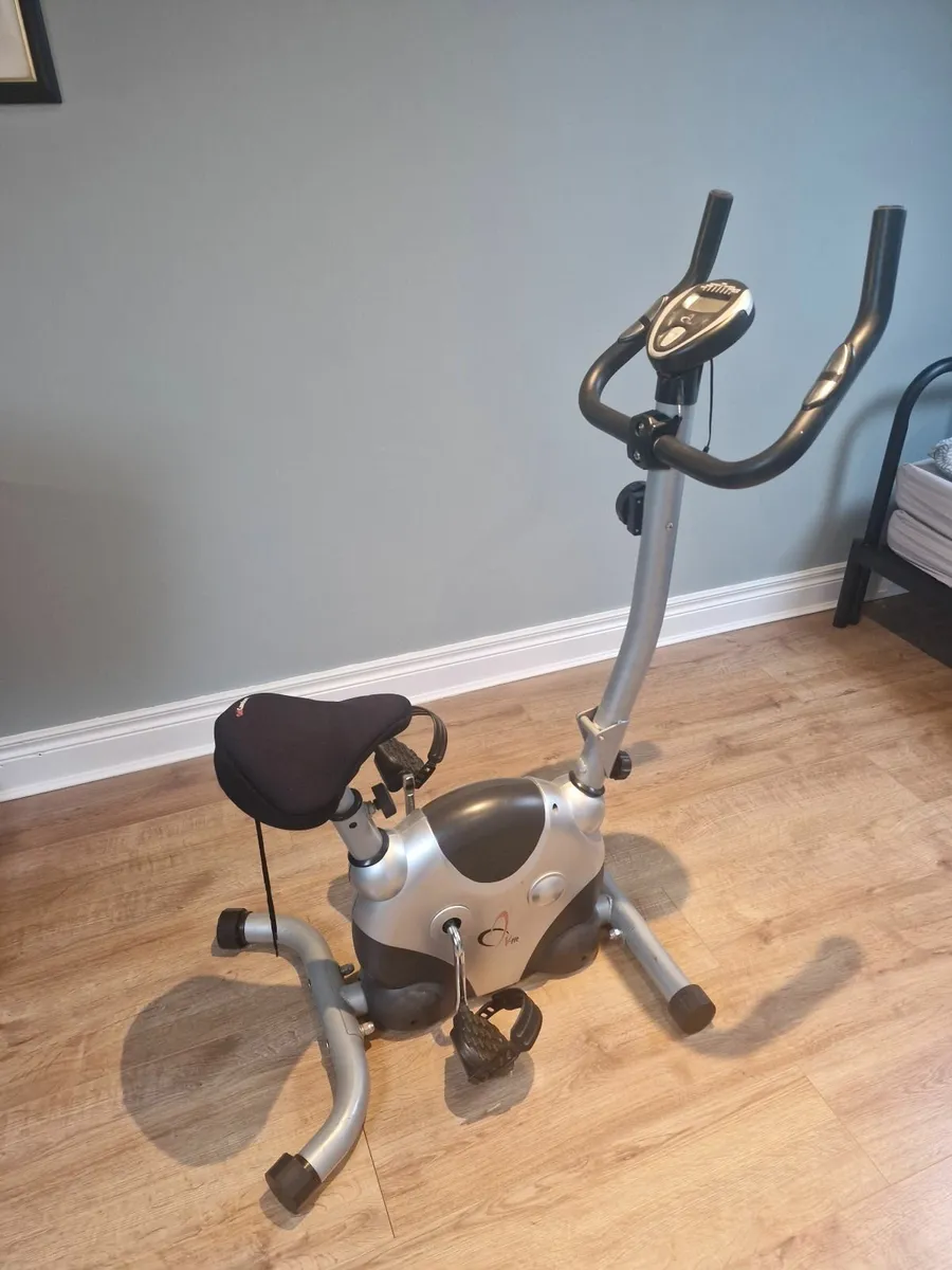 Vfit exercise bike - Image 2