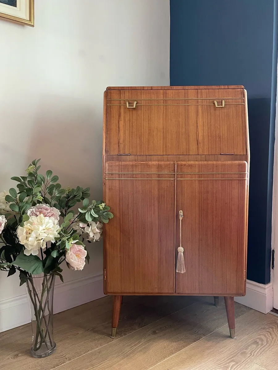 Vintage Drinks Cocktail Cabinet - Image 2