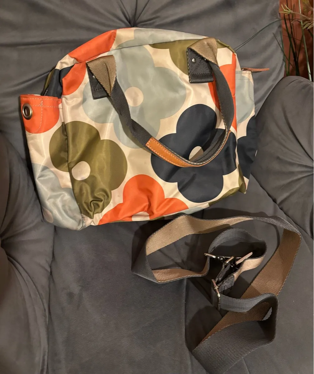 Assortment of Handbags FOR Sale - Image 3