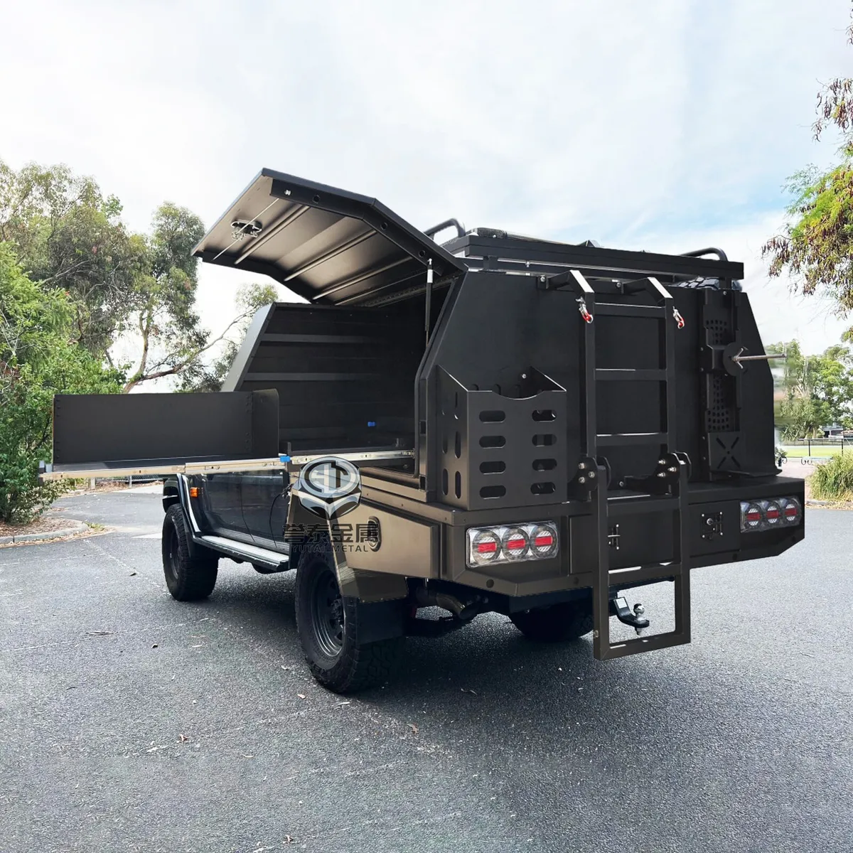 4x4 Pick Up Trays and Canopies - Image 4