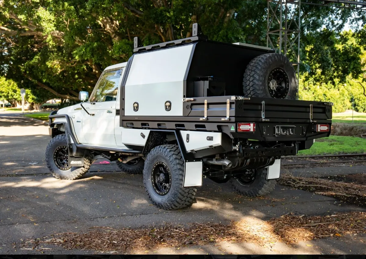 4x4 Pick Up Trays and Canopies - Image 1