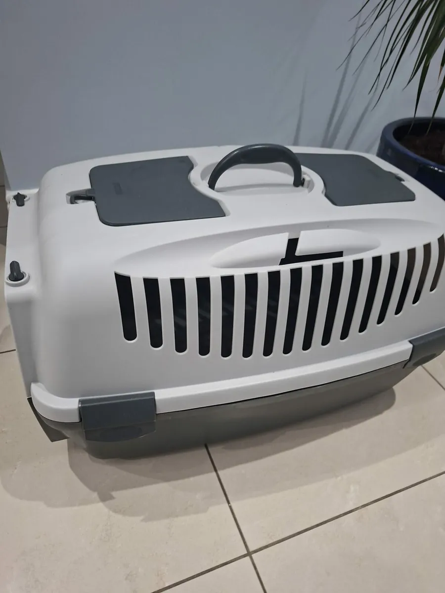 Pet Travel Carrier - Image 4