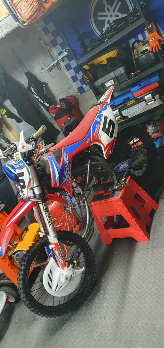 RXF 190CC rolling frame ! And bits!🔴⚪️ - Image 1