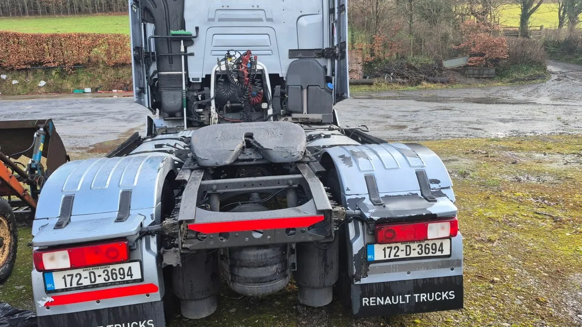 Renault T520 Highcab 4x2 - Image 2