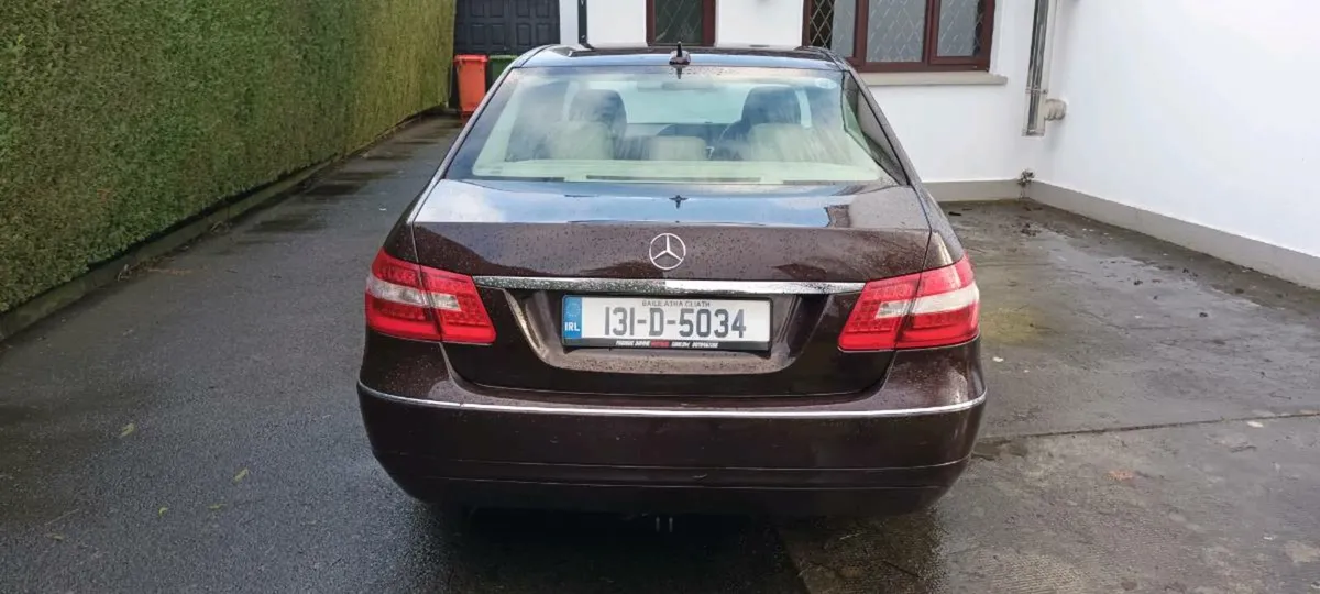 131 E Class Mercedes. Light passenger side damage. - Image 3