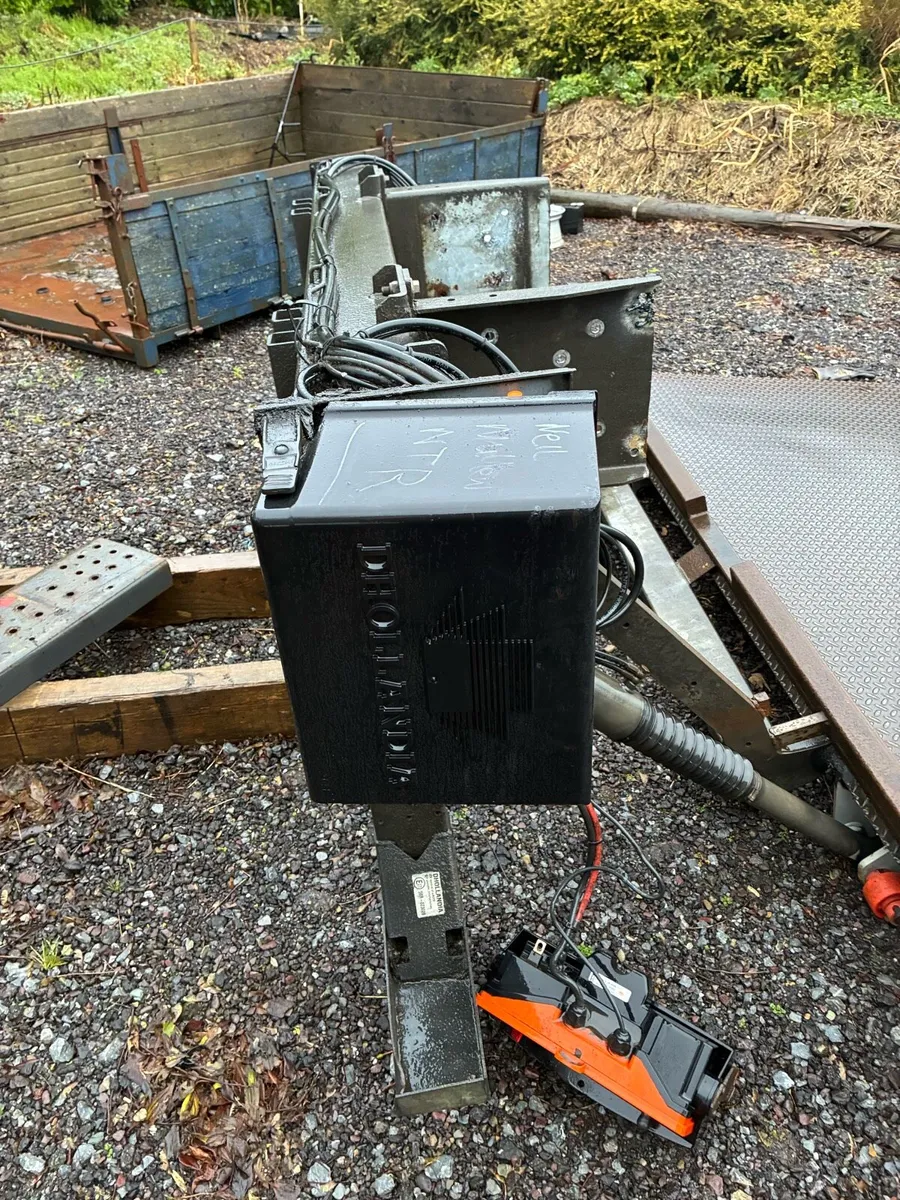 Tail lift for sale - Image 2