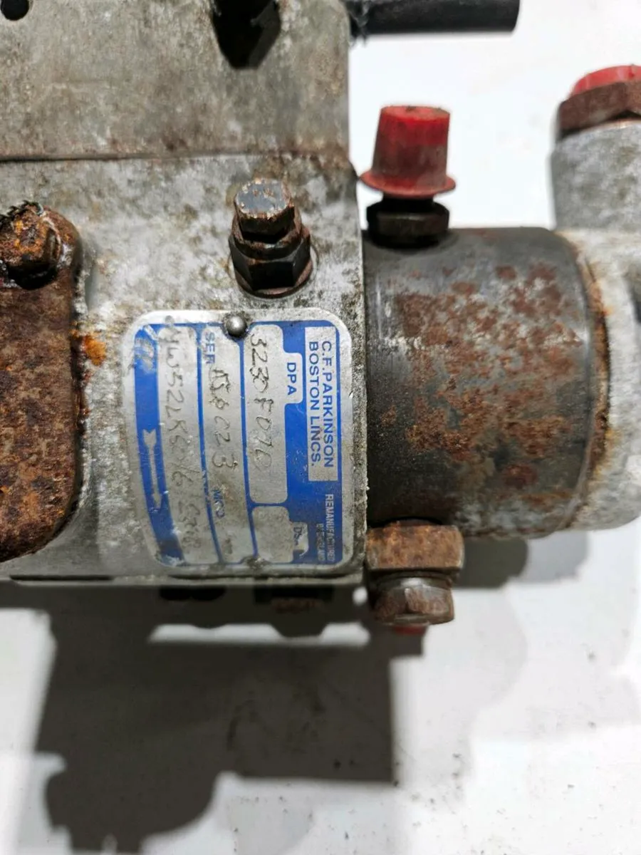 Perkins Injector pump and injectors new - Image 3