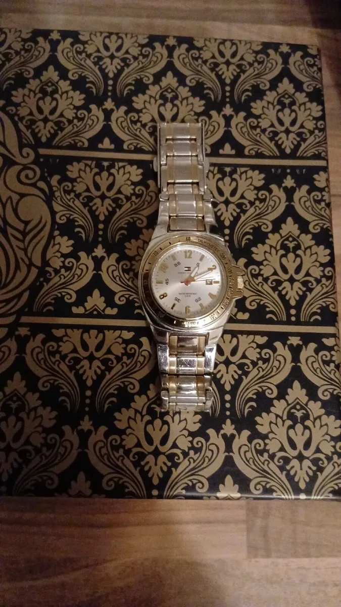 Tommy Hilfiger two-tone analog quartz watch - Image 3