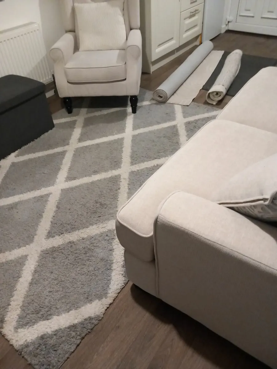 Sitting room kitchen rug 7'6×5'2in .12 euros - Image 1