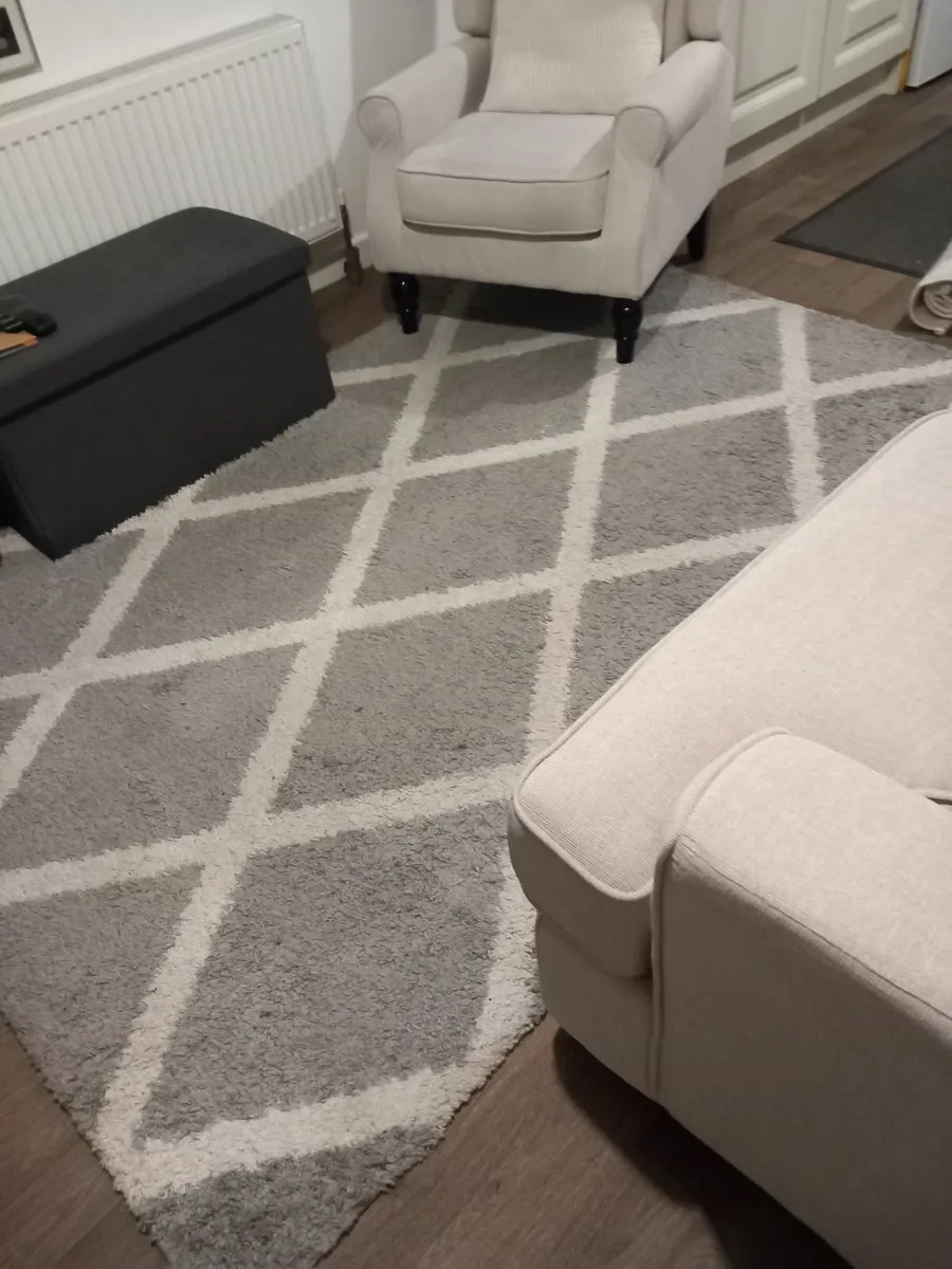 Sitting room kitchen rug 7'6×5'2in .12 euros - Image 2