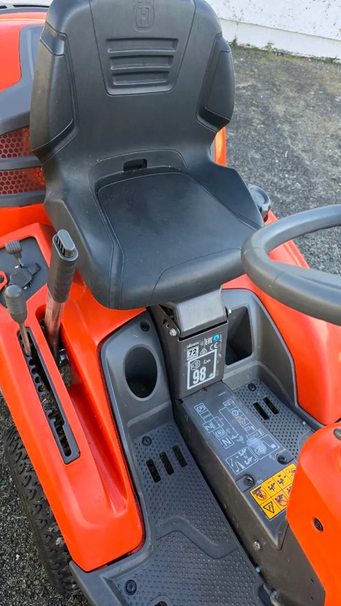 Husqvarna R214TC twin cylinder - Image 4