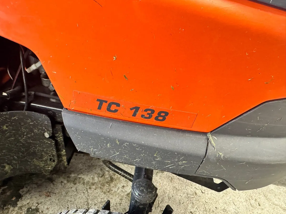 Husqvarna TC 138 ride on mower - Image 2