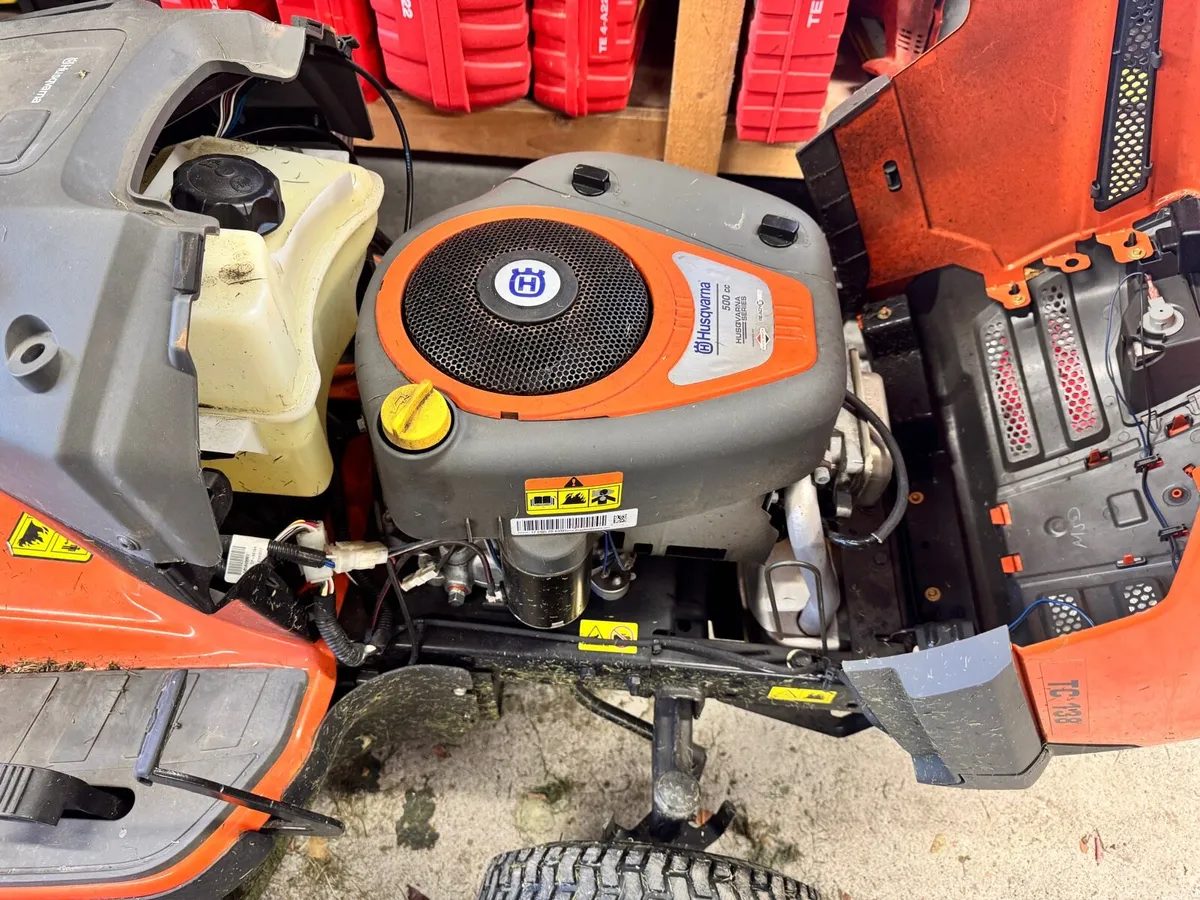 Husqvarna TC 138 ride on mower - Image 4