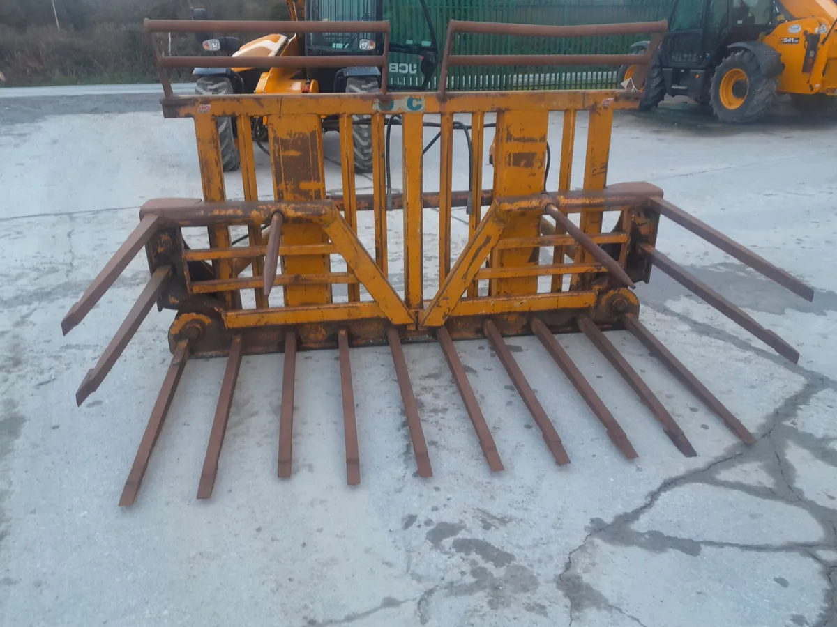 Silage Fork OCE 12' Used (18096) - Image 1