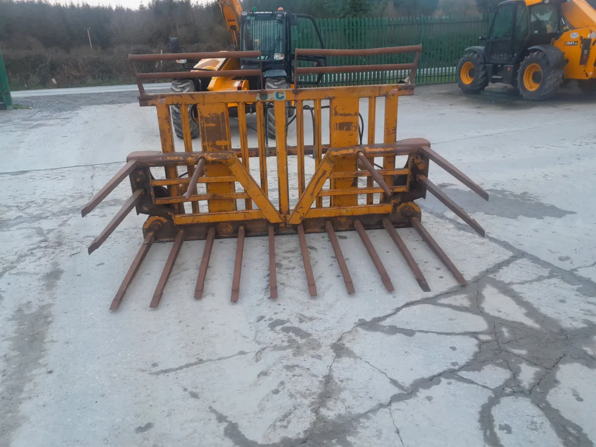 Silage Fork OCE 12' Used (18096) - Image 2