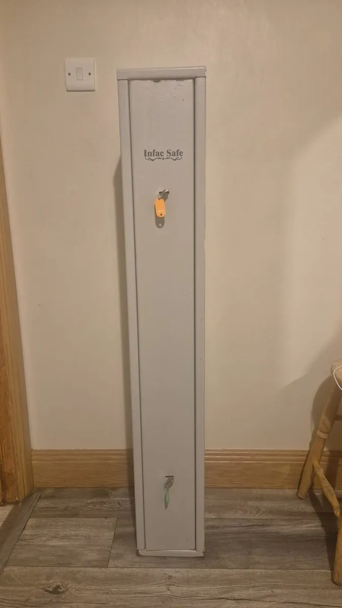 Gun safe - Image 1