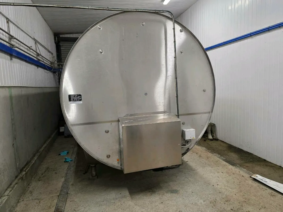 12000 litre bulk tank - Image 1