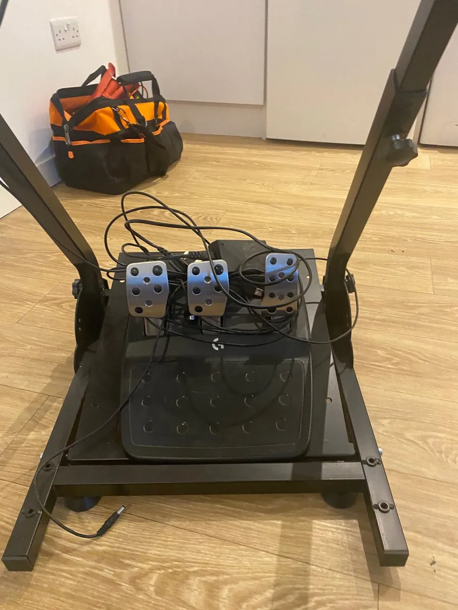 Logitech Xbox steering wheel - Image 3