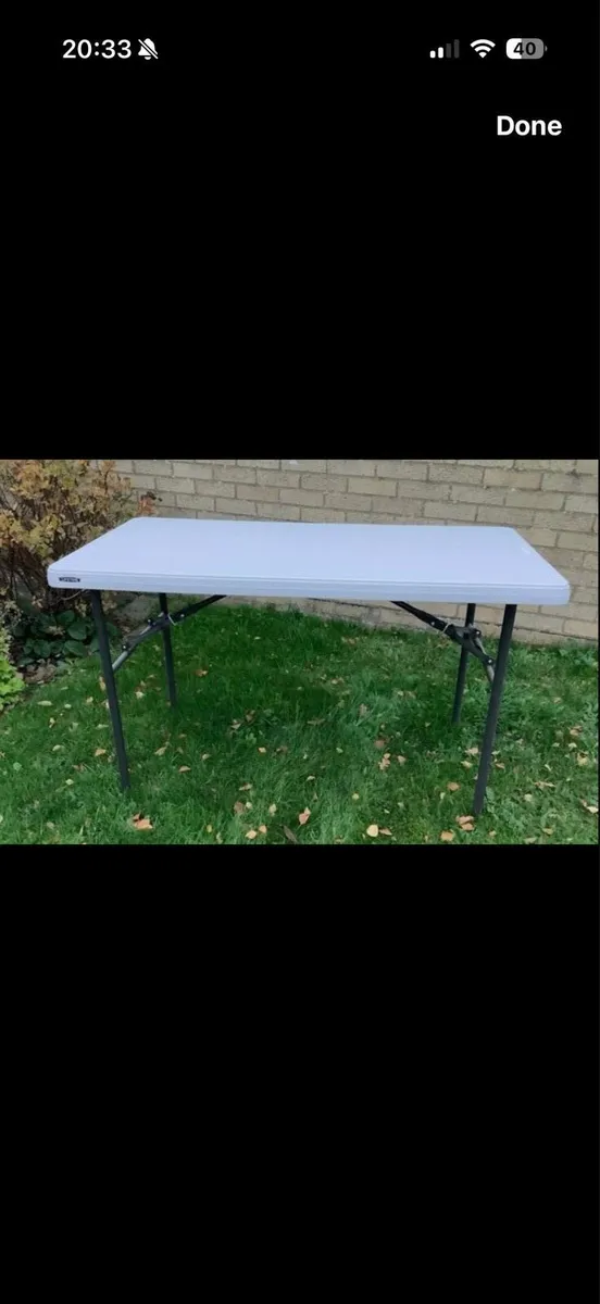 Folding table - Image 1