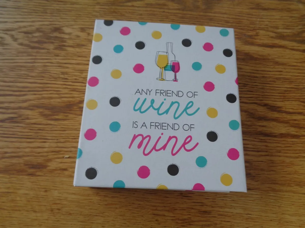 Wine Set in Presentation Set for Sale - Image 1