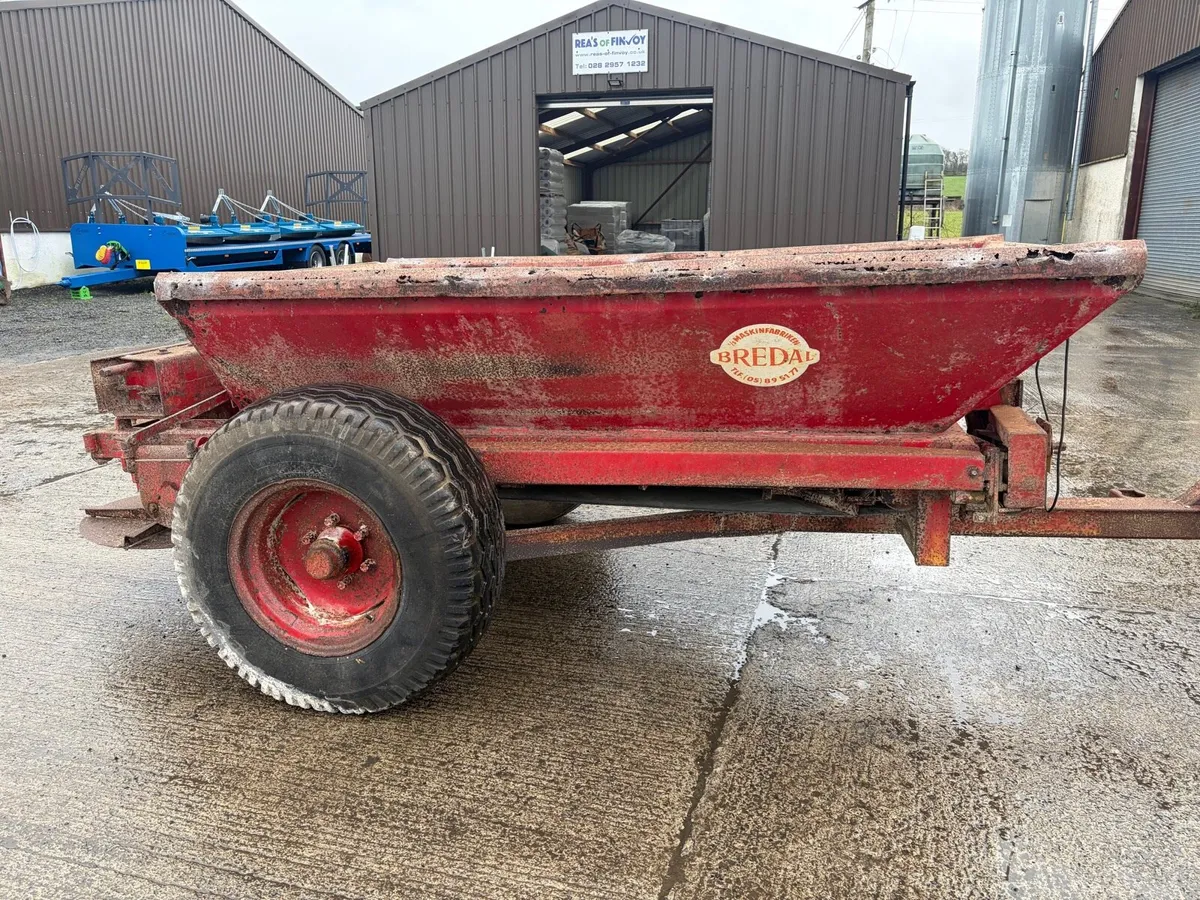 BREDAL lime spreader - Image 1