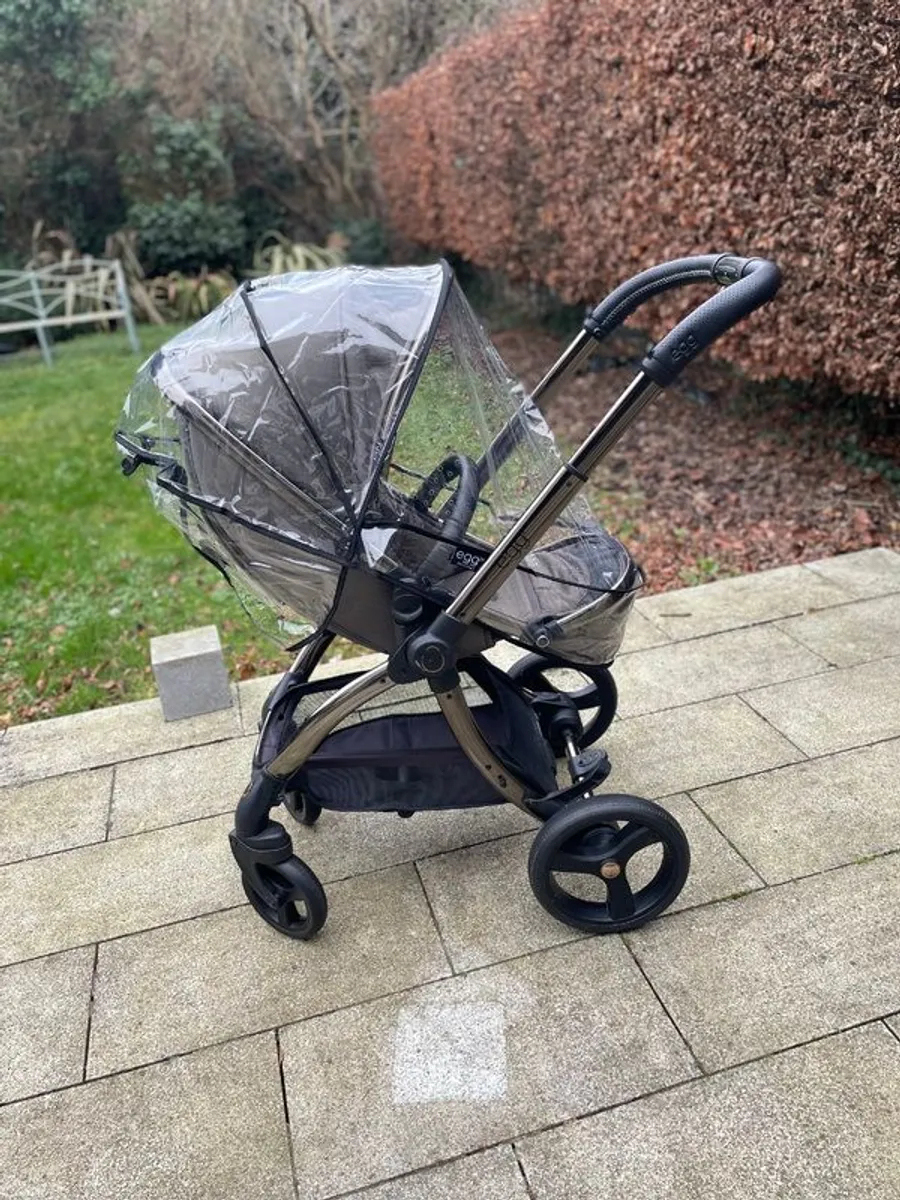 EGG 2 Stroller/Carrycot Bundle - Image 4