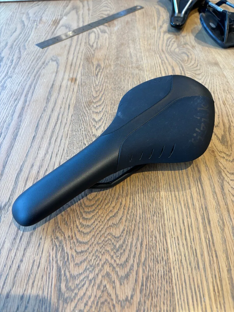 Fizik Antares saddle - Image 1