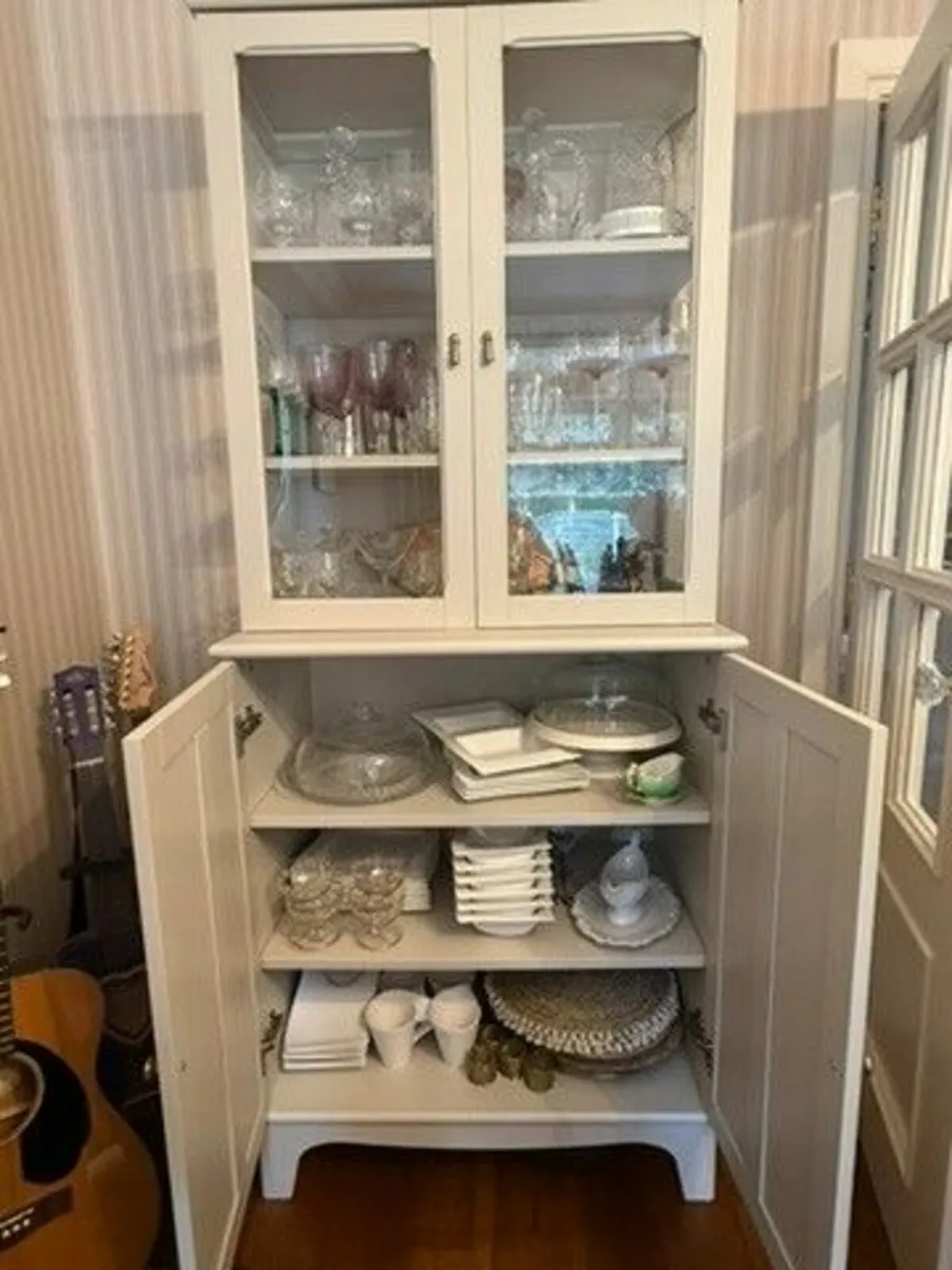 Elegant Display Cabinet - Image 3